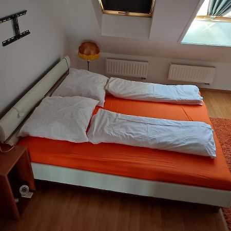 Larix Apartman Sárvár Εξωτερικό φωτογραφία