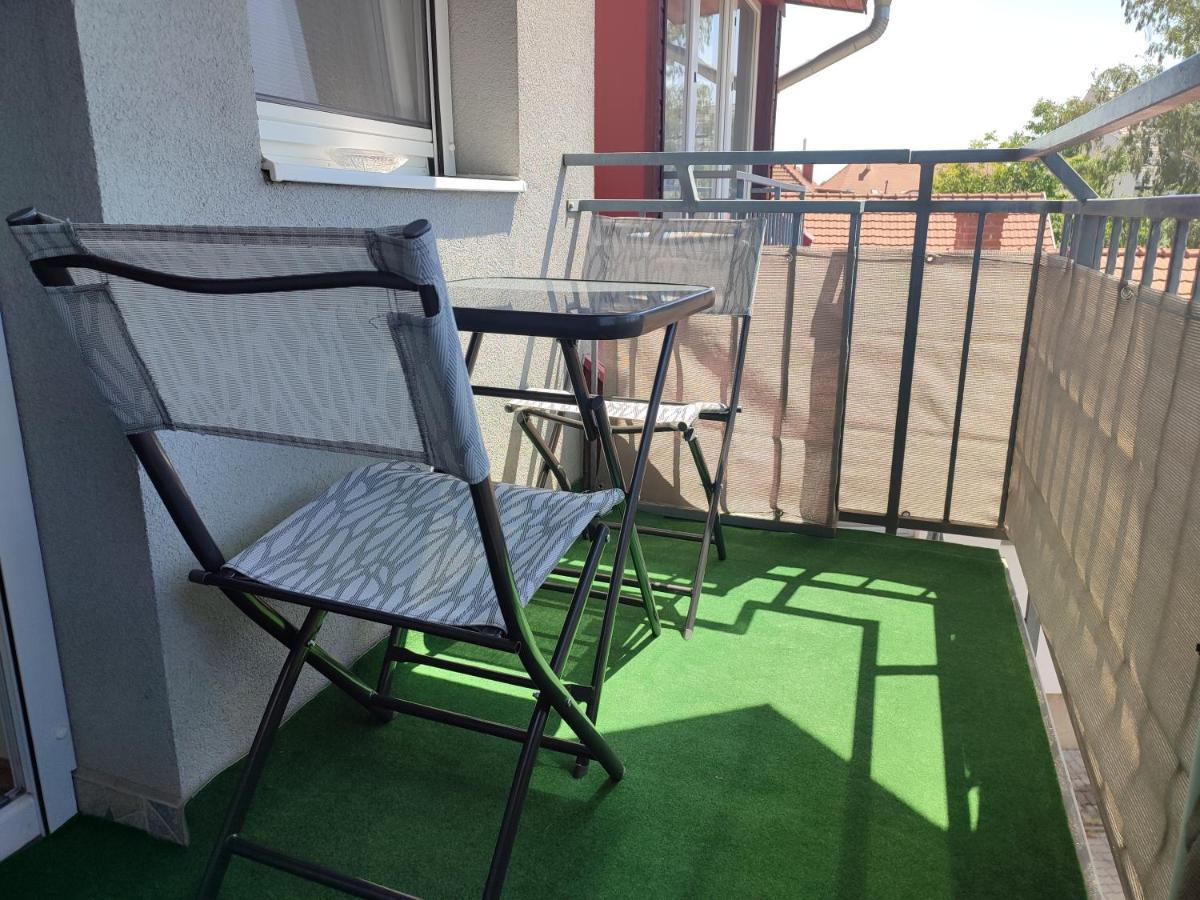 Larix Apartman Sárvár Εξωτερικό φωτογραφία